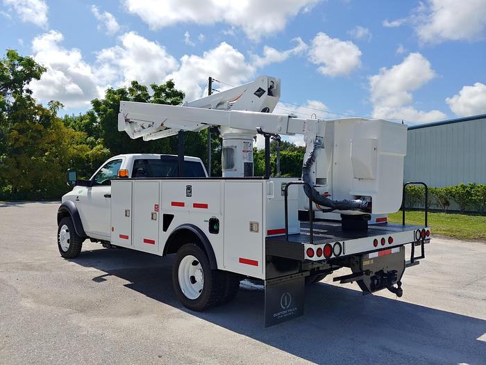 Used Versalift SST-40-EIH Telescopic Articulating Boom on 2014 Ram W5500 4x4 Reg Cab Utility Truck - 86383