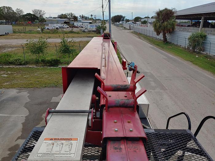 Used Elliott L55R Sign Crane on 2019 International 4300 Reg Cab Flatbed Truck - M97257