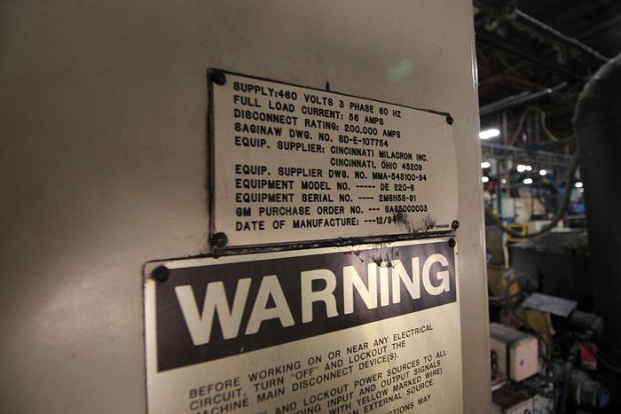 Used CINCINNATI MILACRON 220-8 DE CENTERLESS GRINDER