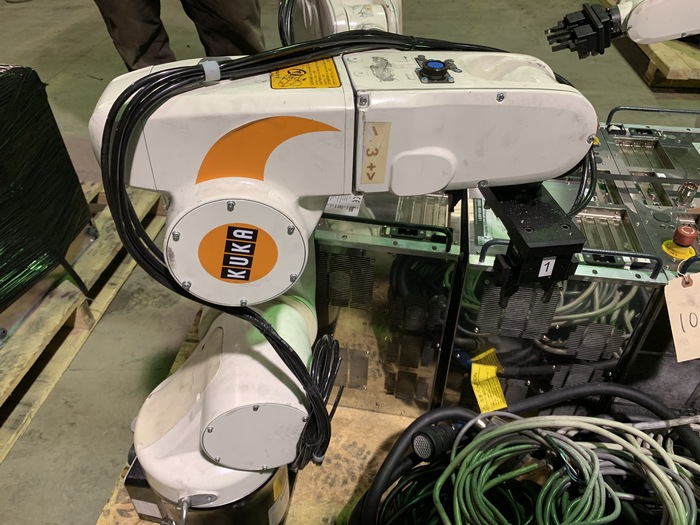 Used KUKA KR 5 SIXX R650 6 AXIS CNC ROBOT