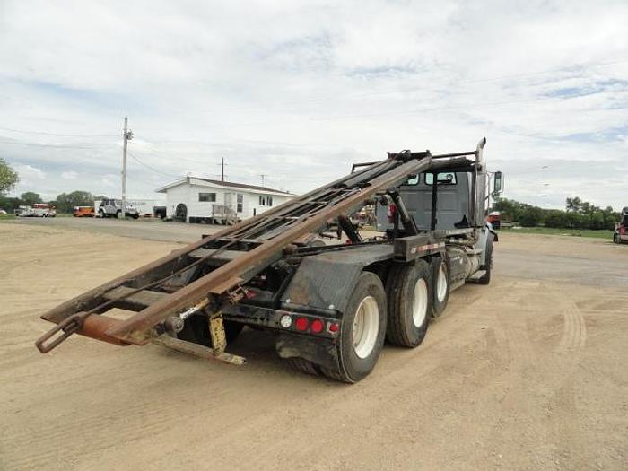 Used 2004 STERLING LT9500