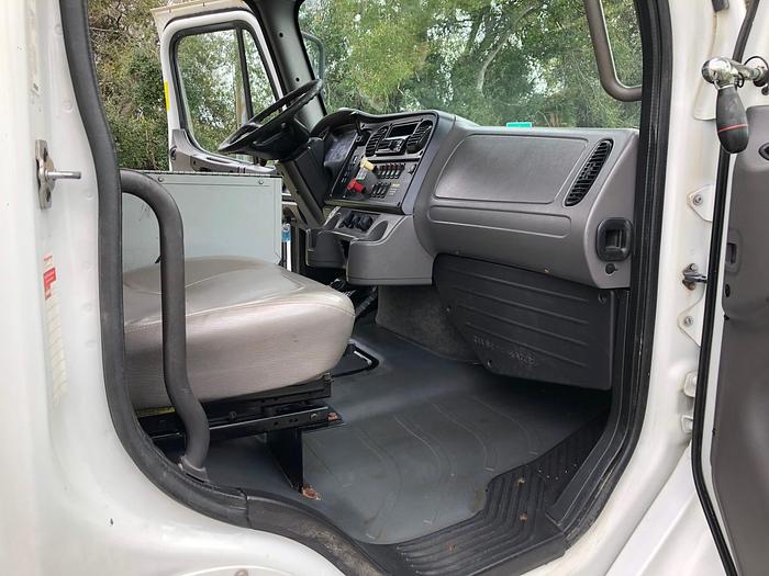 Used 2010 Freightliner M2-106 Altec DM47-TR Upper Controls Digger Derrick - P3257