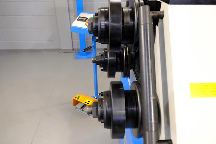 Mach-Roll 65 Hydraulic Section Roller