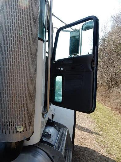 Used 2007 Peterbilt 357- Stock #: 8675