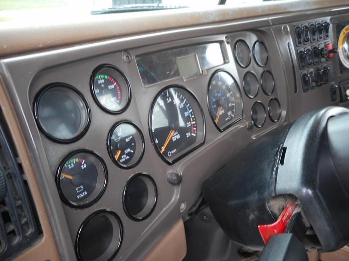 Used 2005 MACK GRANITE CV713