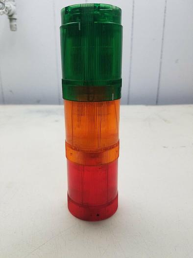 Used SIEMENS 8WD4 200-1 AC GREEN ORANGE AND RED
