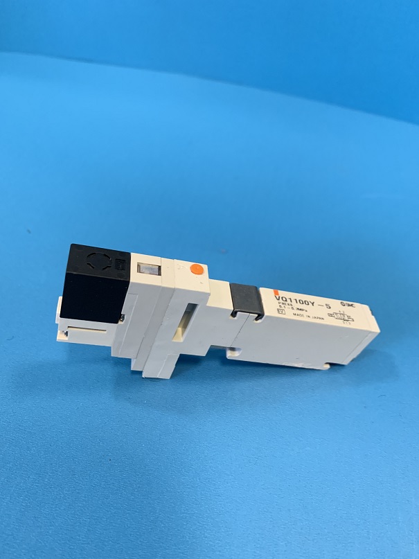 Used SMC Solenoid Valve VQ1100Y-5