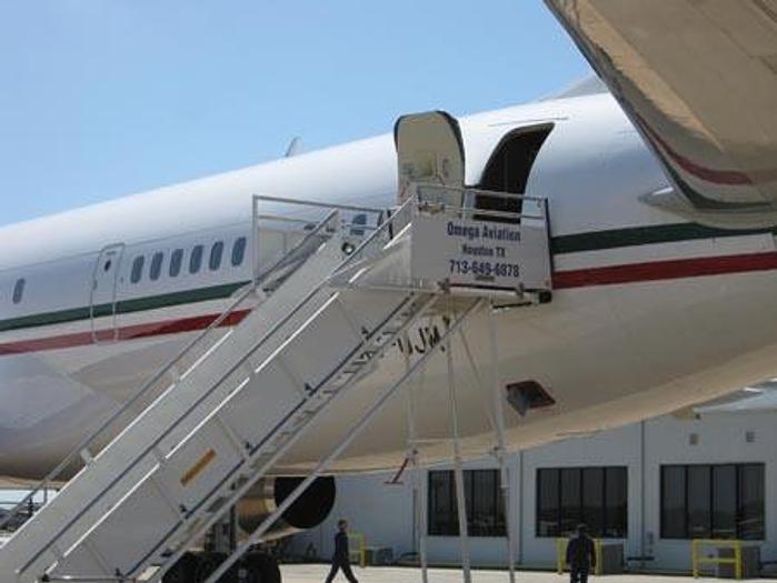 Used Phoenix Metal Products - Wide body aircraft passenger stairs
Model: PNX-PPS96/150