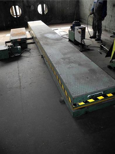 Usato Piattaforma elevatore C.F.M. 3000 Kg.