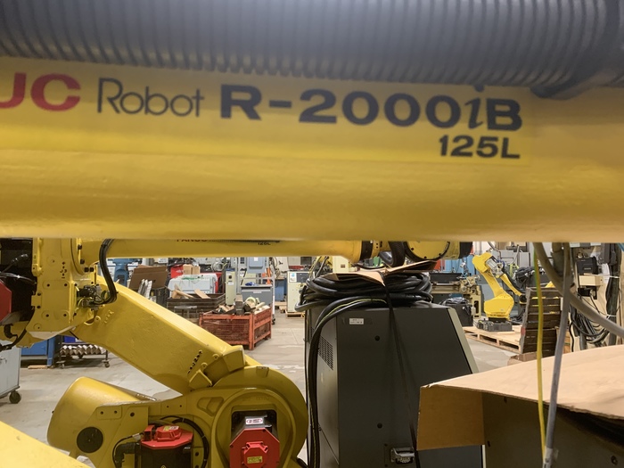 Used FANUC R2000iB/125L 6 AXIS CNC ROBOT WITH R30iA CONTROLLER