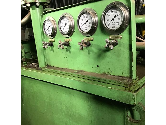 Used 300 Ton Dongsung Hydraulic 4-Post Press