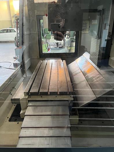 Usato CENTRO DI LAVORO VERTICALE