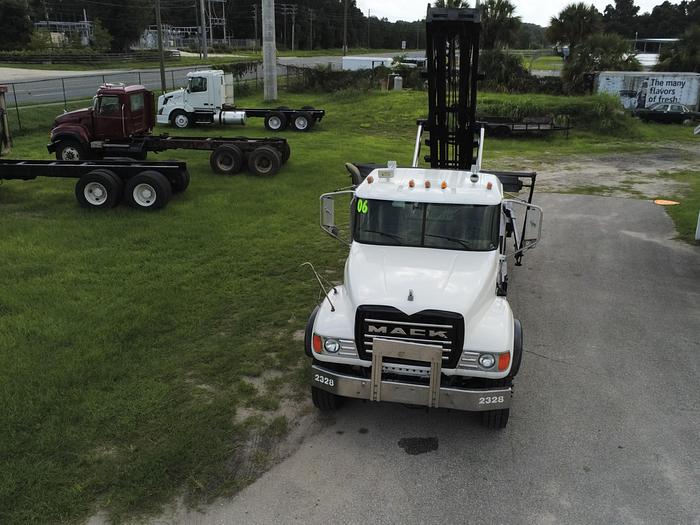 Used MACK CV 713 ROLL OFF TRI AXL 60 TN GALBRETH