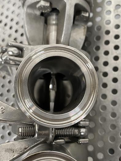 Used SPX M18BP816631TTT SW4D 1.5" S-LINE 74mm SS Valve w/ 1 1/2" Sanitary Fittings