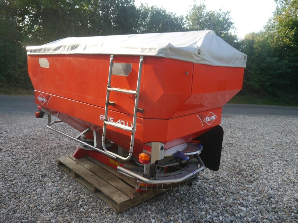 Used Kuhn Axis 40.1 W Fertiliser Spreader