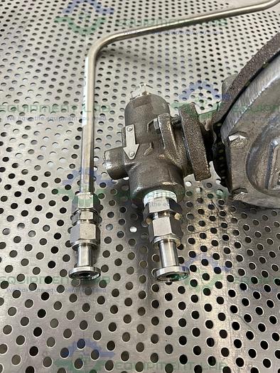 Used Fisher Controls  Y690AHM Pressure Reducing Regulator