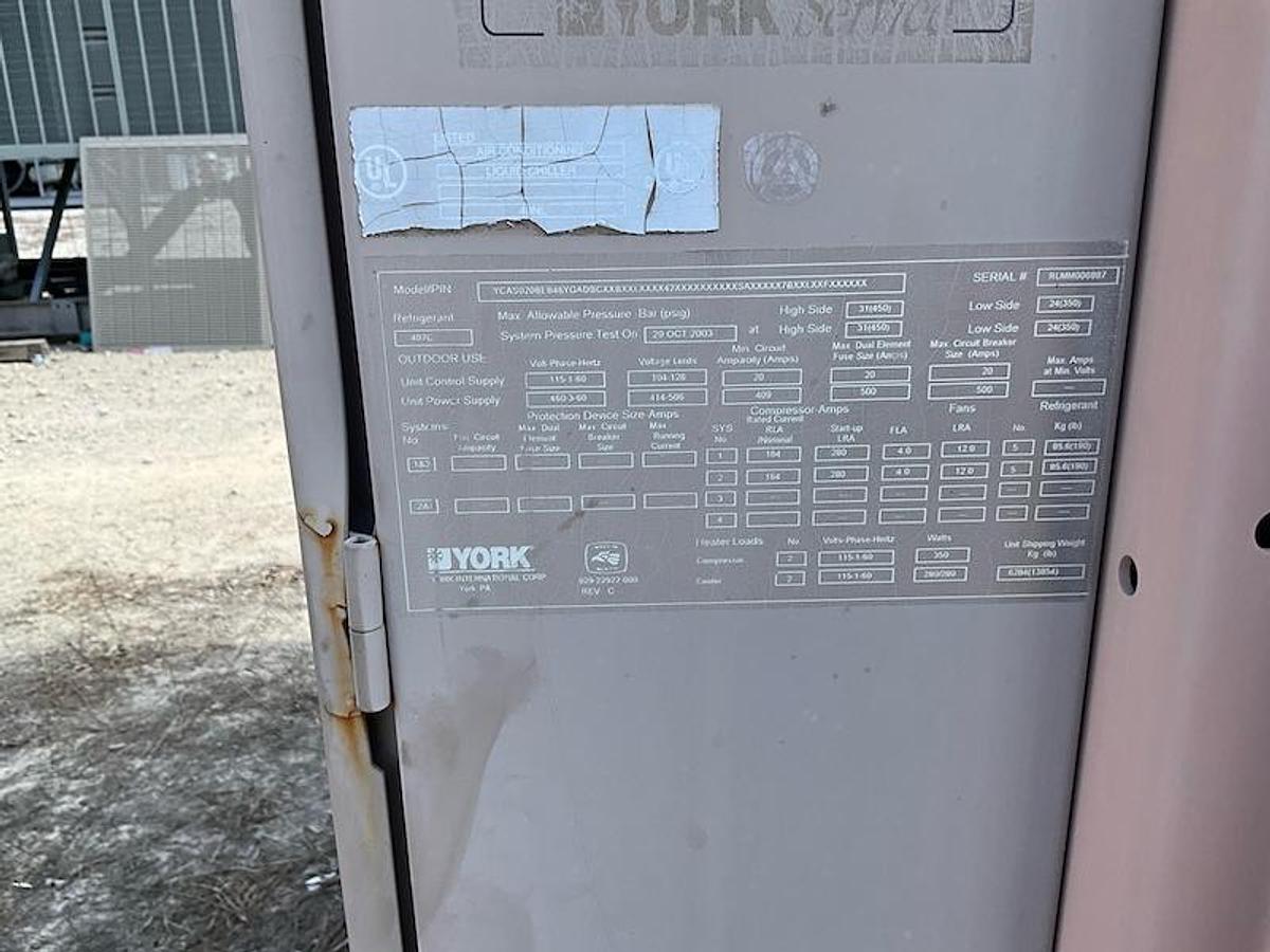Used YORK – 200 Ton High Efficiency Air Cooled Chiller