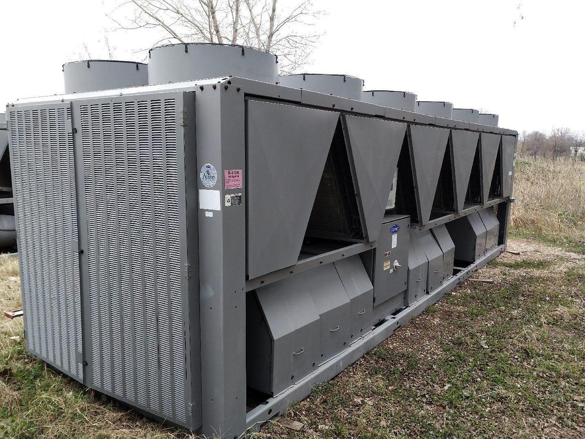 Used CARRIER – 30RBA21066-0671C – 210 Ton Air Cooled Chiller