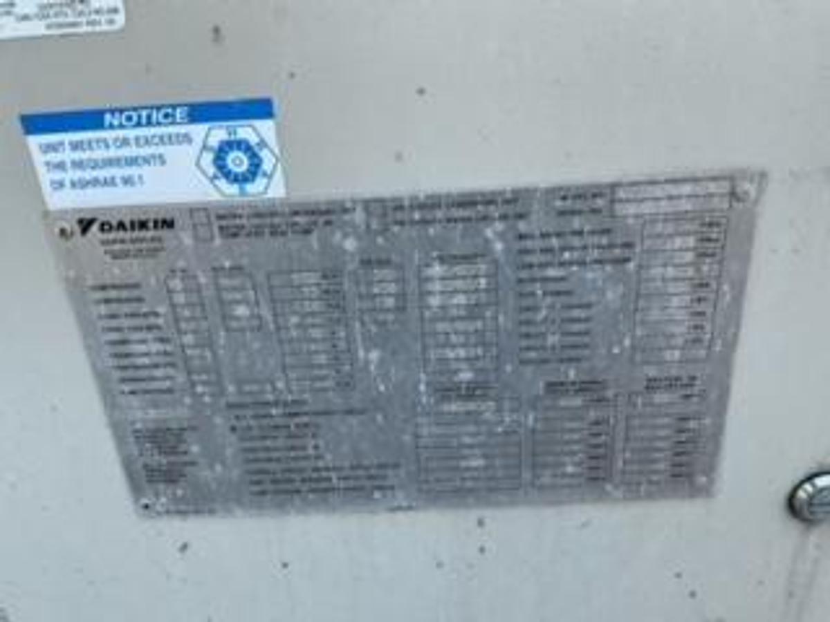 Used DAIKIN- 225 Ton Air Cooled Chiller