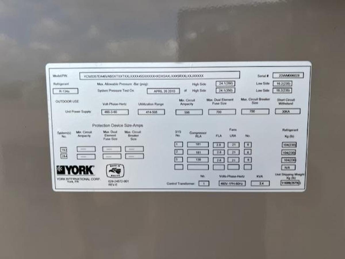 Used YORK – 350 Ton High Efficiency Air Cooled Chiller