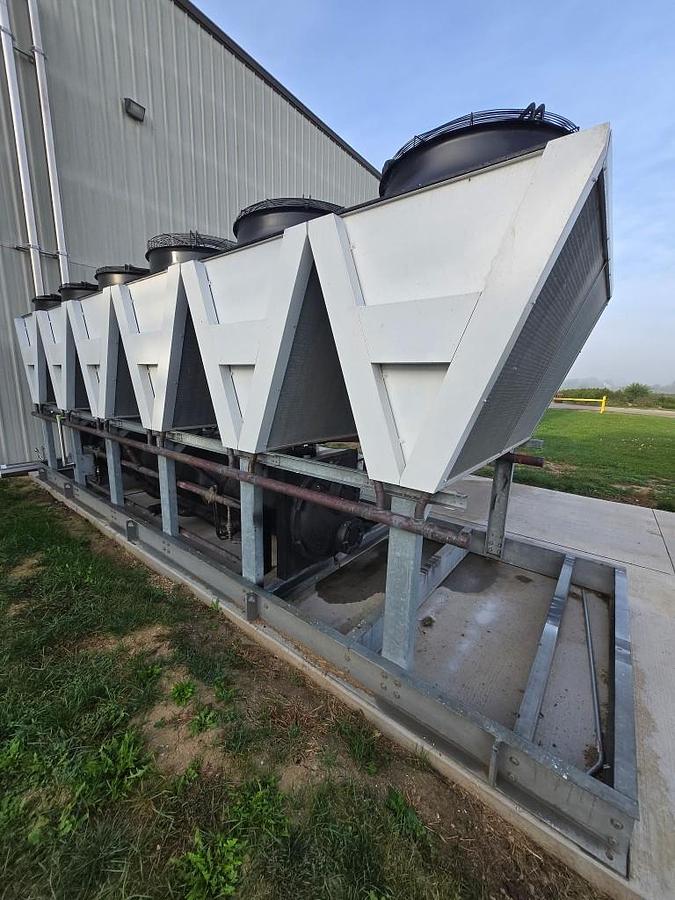 Used SMARDT ~ 250 Ton ~ Air-Cooled Chiller