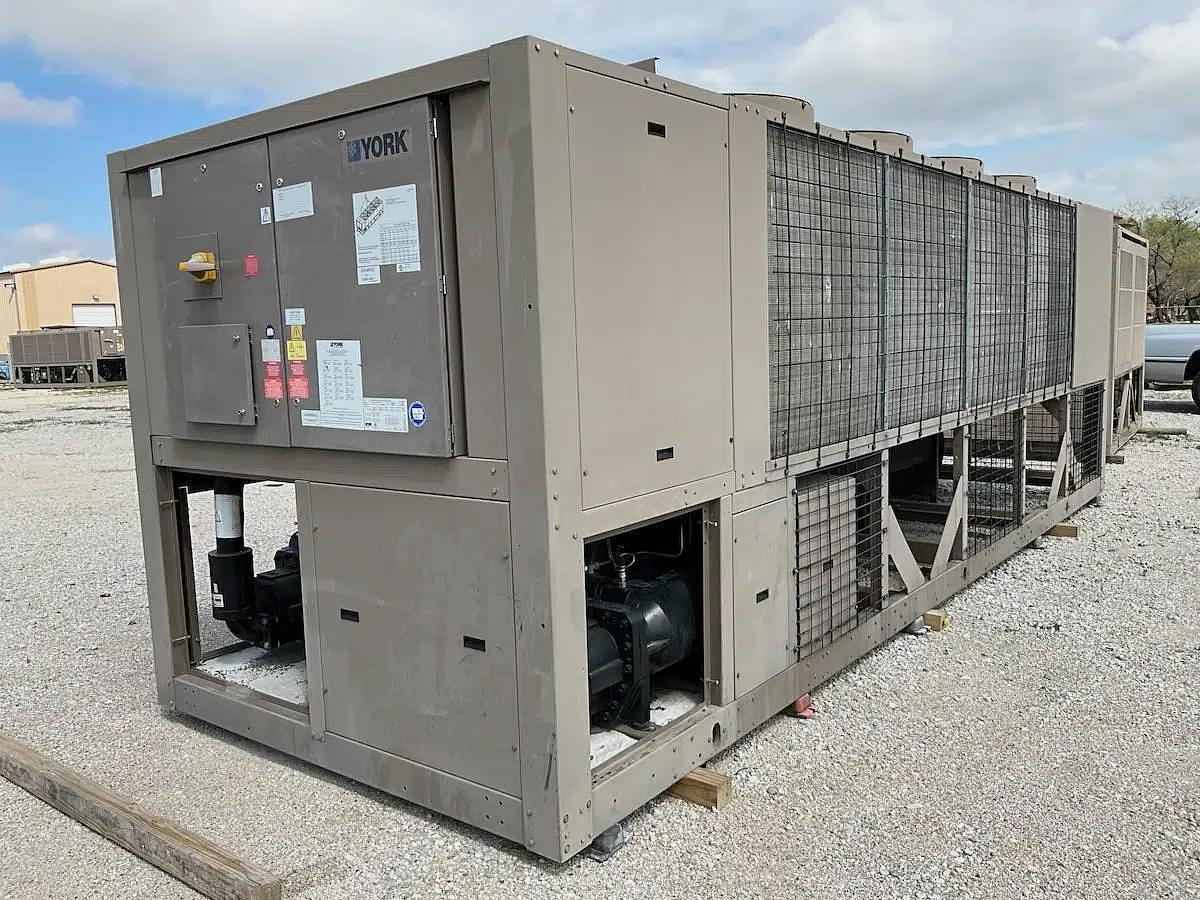 Used YORK – 200 Ton High Efficiency Air Cooled Chiller