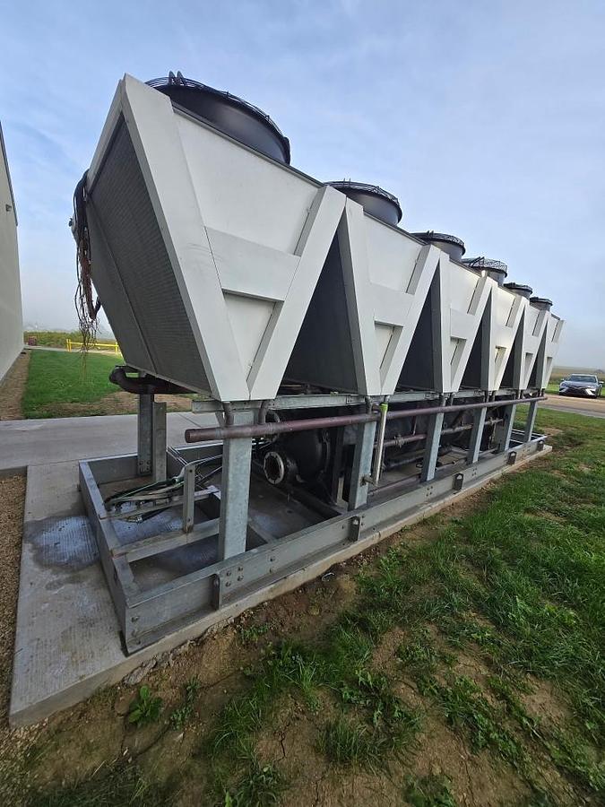 Used SMARDT ~ 250 Ton ~ Air-Cooled Chiller