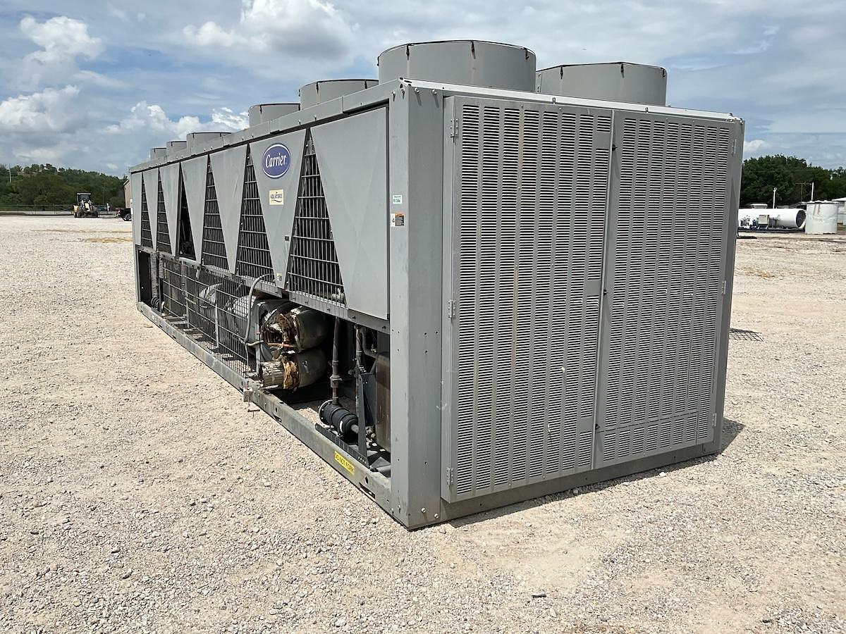 Used CARRIER – 220 Ton Air Cooled Chiller
