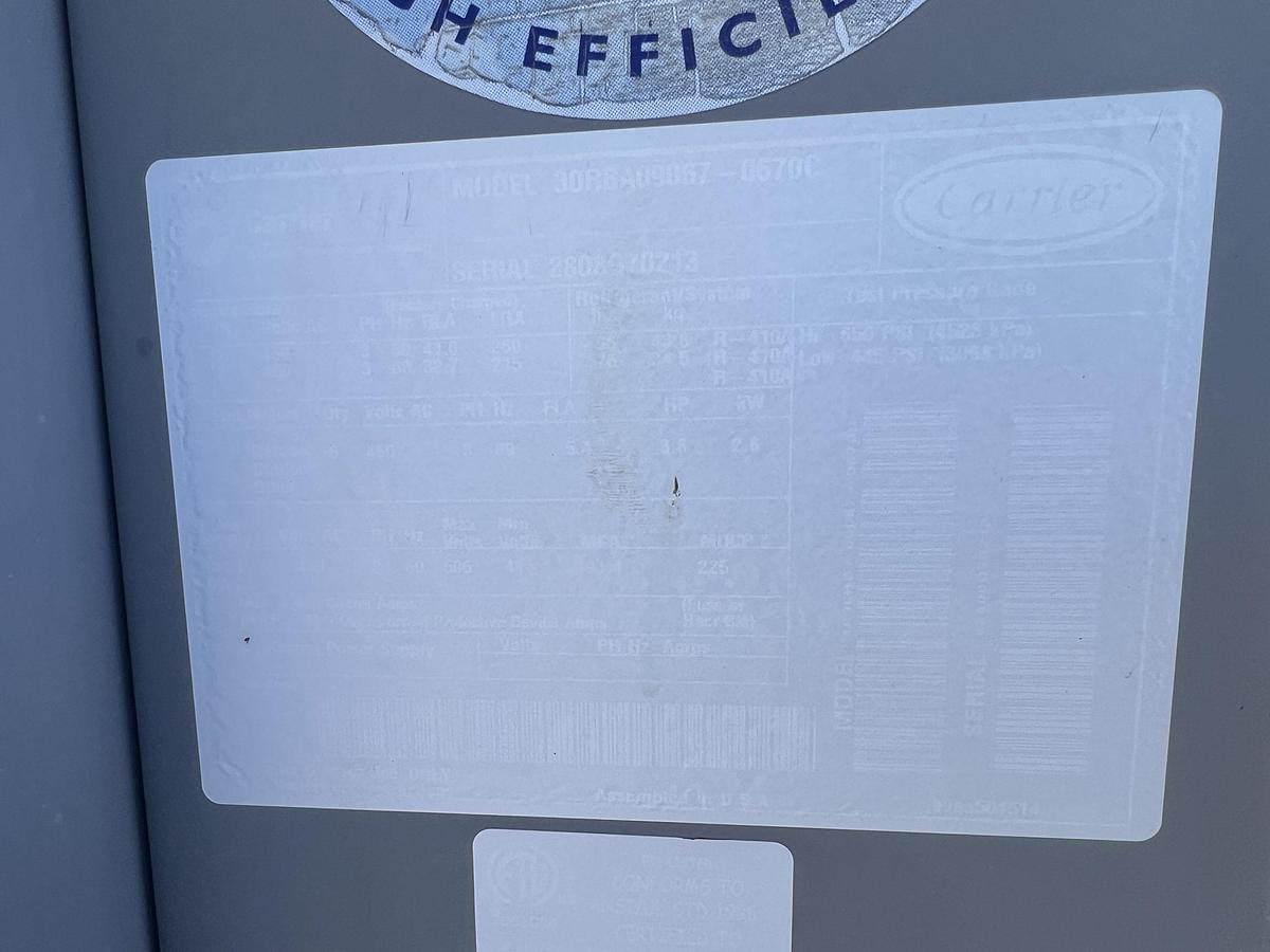 Used CARRIER – Used 90 Ton Air Cooled Chiller