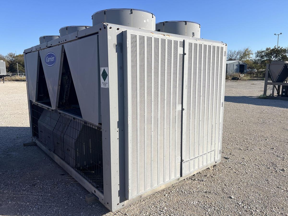 Used CARRIER – Used 90 Ton Air Cooled Chiller