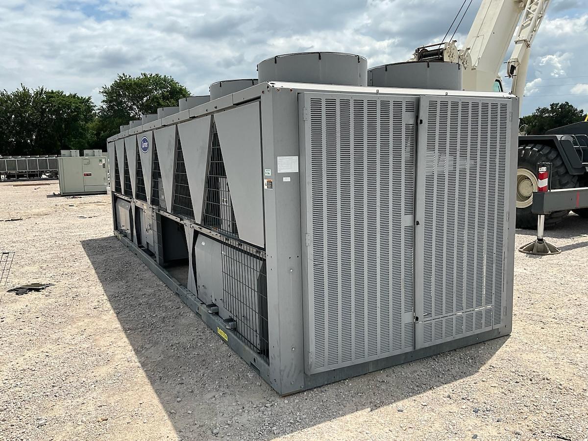 Used CARRIER – 220 Ton Air Cooled Chiller