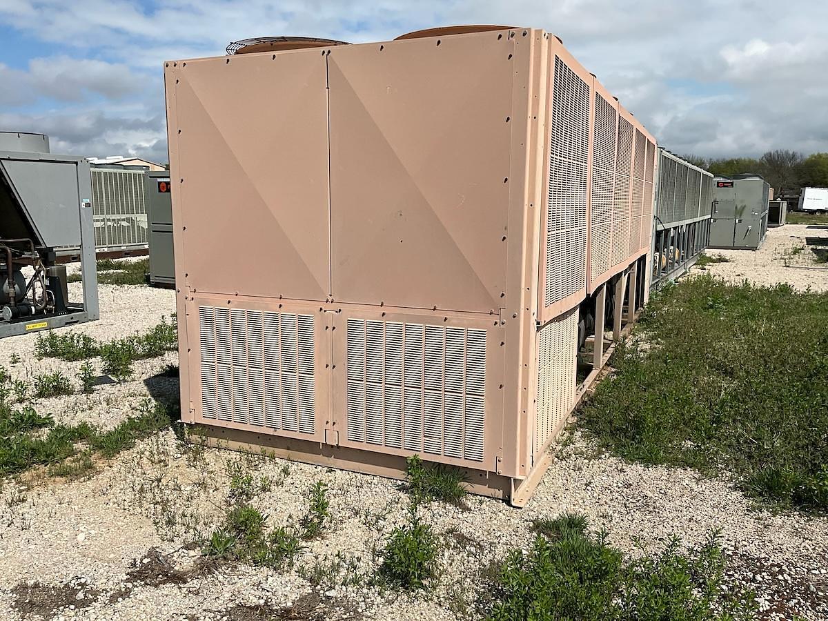 Used YORK – 200 Ton High Efficiency Air Cooled Chiller