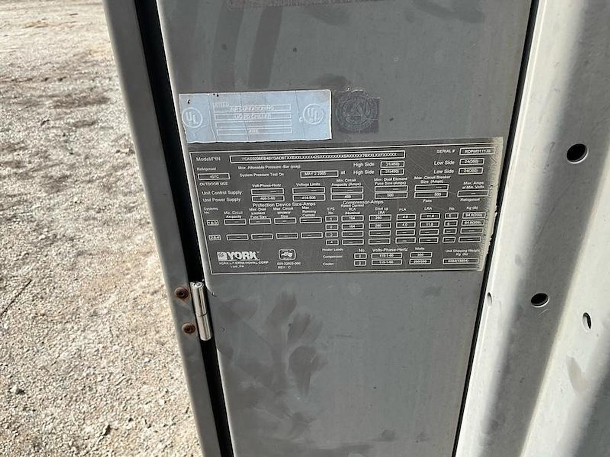 Used YORK – 200 Ton High Efficiency Air Cooled Chiller