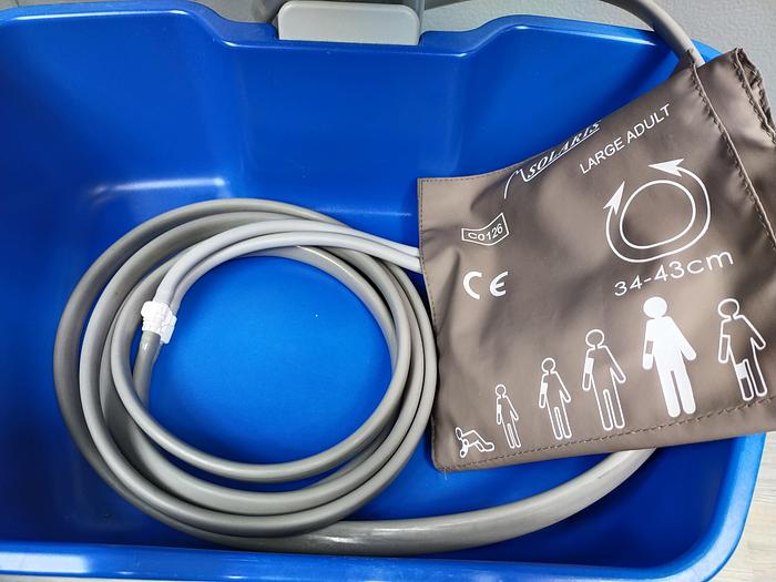 Gebraucht GE Carescape V100 Vitalparameter-Patientenmonitor auf Dinamap Rollstand