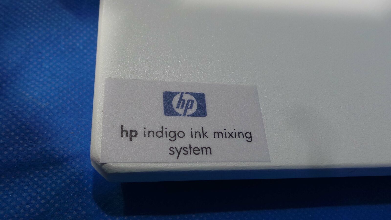 Used HP Indigo MJX-1099-52 Can Crimper, MJX-1099-52 / Ink Mixing System / With Cover MJX-1260-02and A-Key /