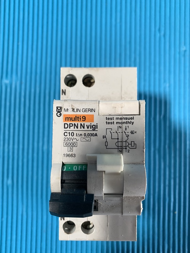 Used Merlin Gerin Earth Leakage Circuit Breaker DPN N Vigi