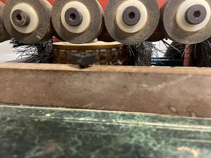 Used Unique Shape and Sand 330 with Doucet Return Conveyor