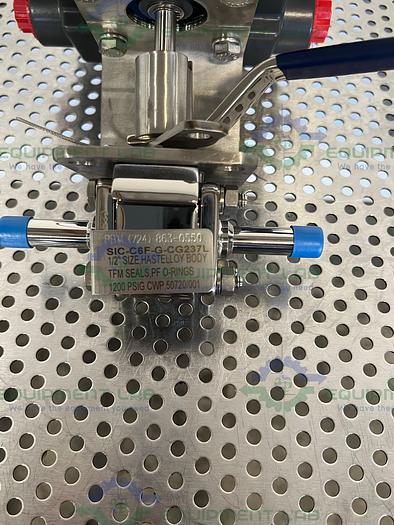 Used Topworx   DXP-E20GNEB Valve Actuator Positioner Controller w/ 1/2" Valve