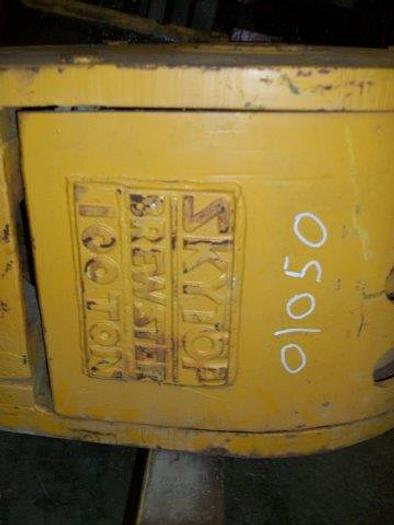 Used Skytop Brewster DTB-103 100 TON Tubing / Travelling Block and Hook