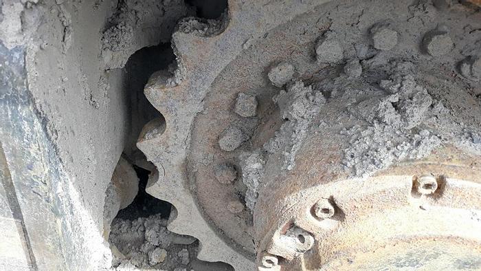 Used 2006 HB21230-3 Extec Screen 10 Cubic Yard