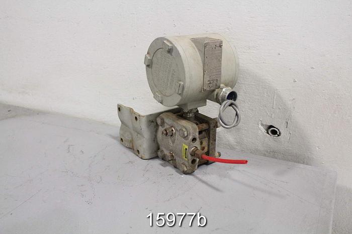 Used Signature 86A9937 Pressure Transmitter, Electronic, 0-10 Span, 200 Psi #15977