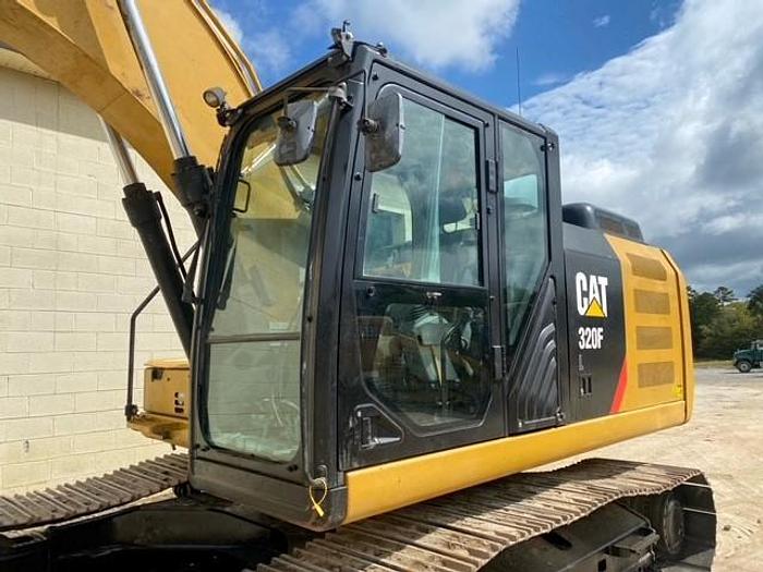 Used 2016 CAT  320FL/ with Progressive Hyd Thumb