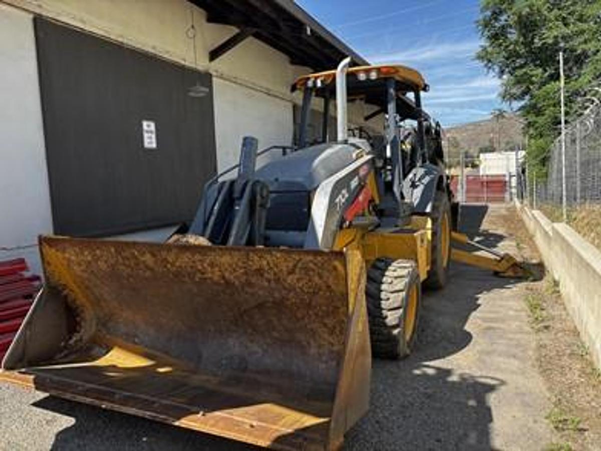 Used 2020 DEERE 710L