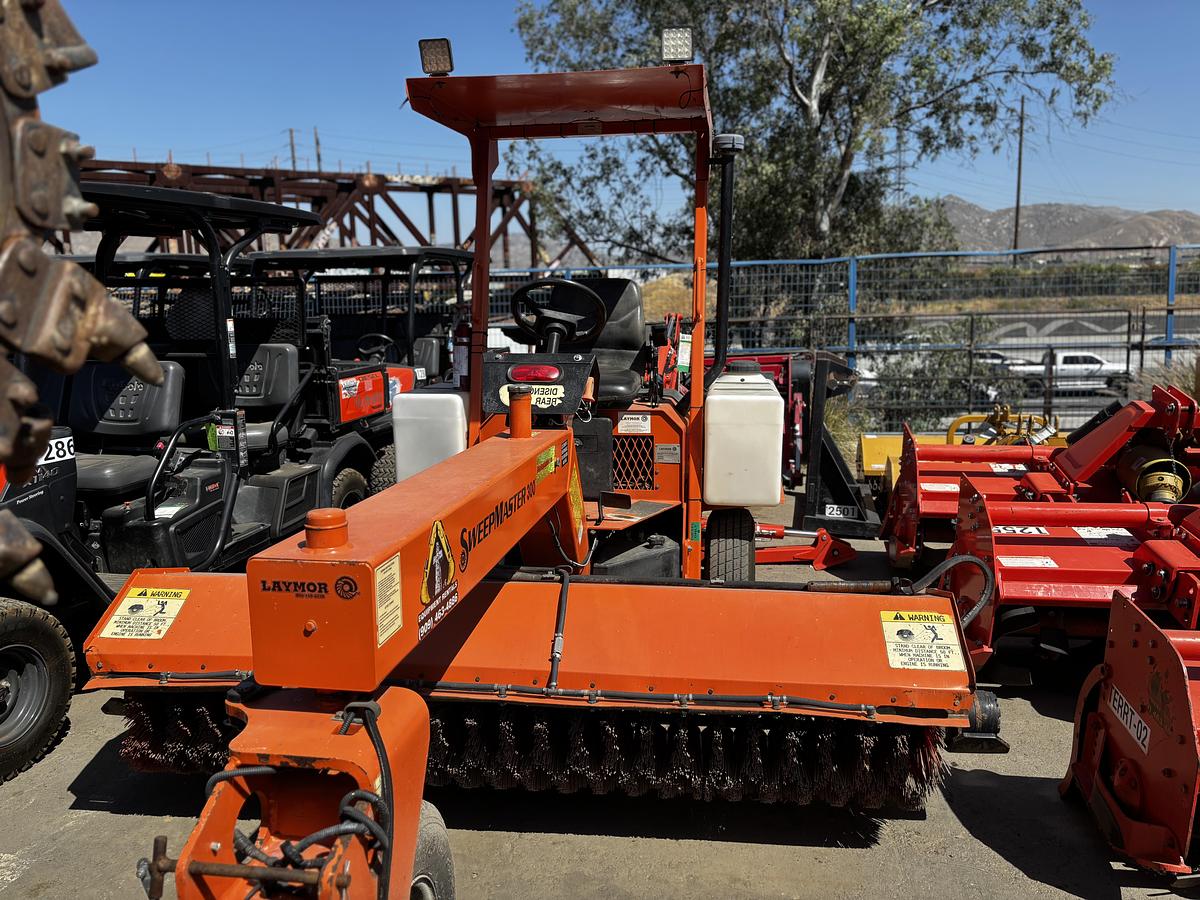 Used 2016 Lay-Mor Sweep master 300