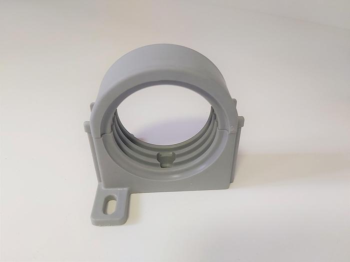 25 Stück Schlauch- + Rohrhalter, 13x D38mm, 12x D47mm  neuwertig