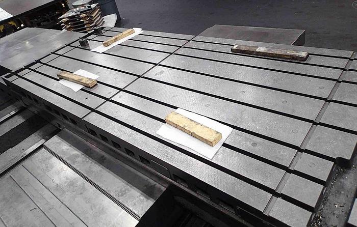 Used GIDDINGS & LEWIS BORING MILL MODEL 70-H6-T