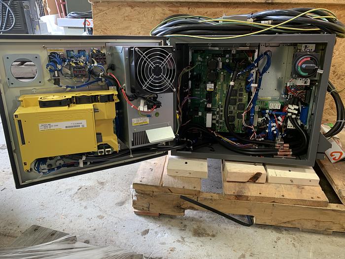 Used FANUC LR MATE 200iD/7H 5 AXIS CNC ROBOT WITH LR MATE R30iB CONTROLLER