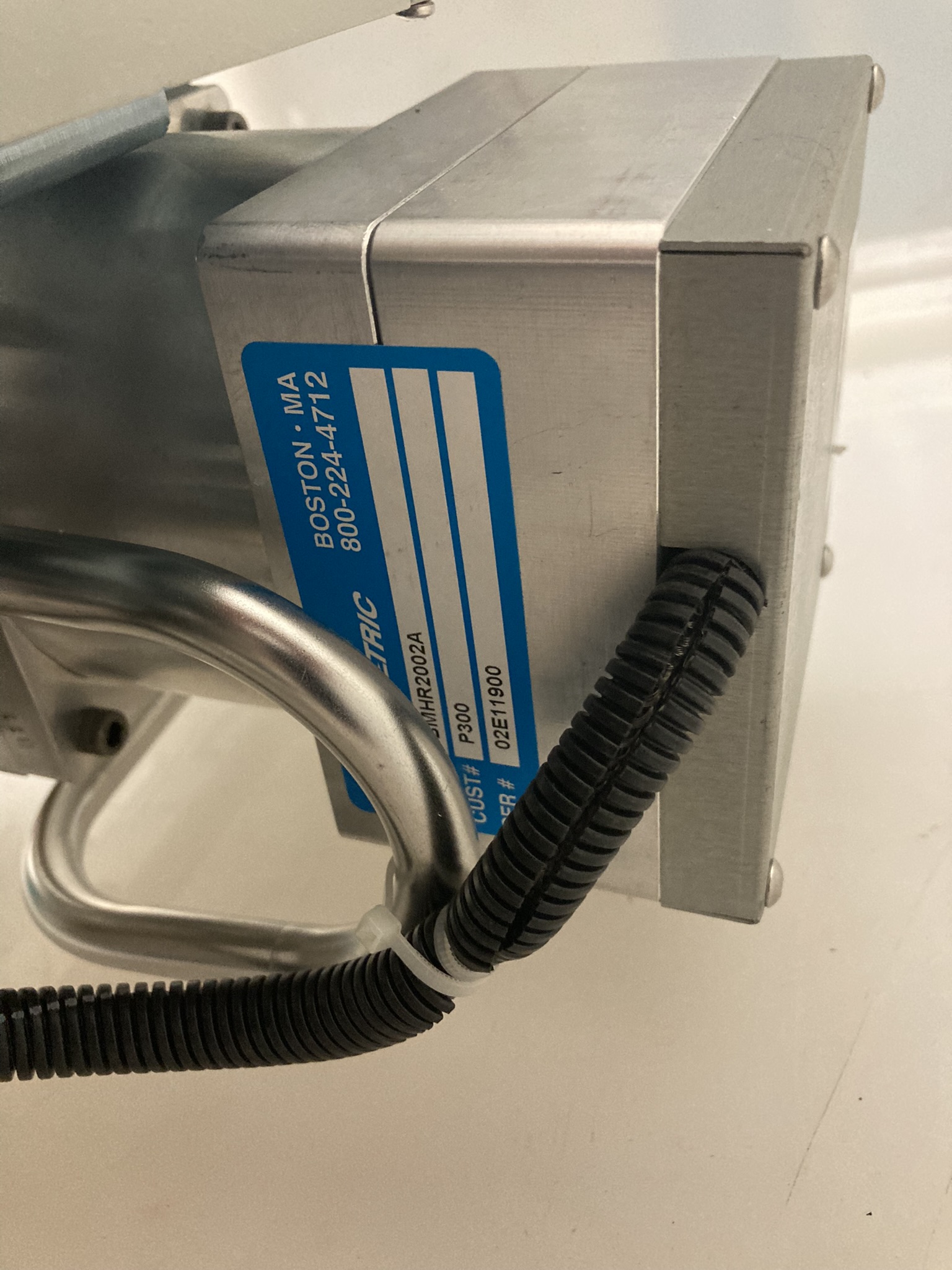 Used CTI-CRYOGENICS 8116250G002R CRYO WITH CHEVRON