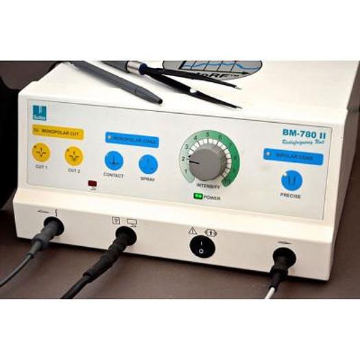 Usato GÉNÉRATEUR MICROCHIRURGICAL DE RADIOFREQUENCE BM 780 II POURET SUTTER