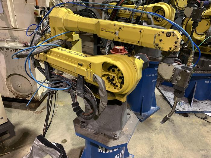 Used FANUC ARCMATE 120iC/10L 6 AXIS CNC MIG WELDING ROBOT WITH R30iA CONTROLLER